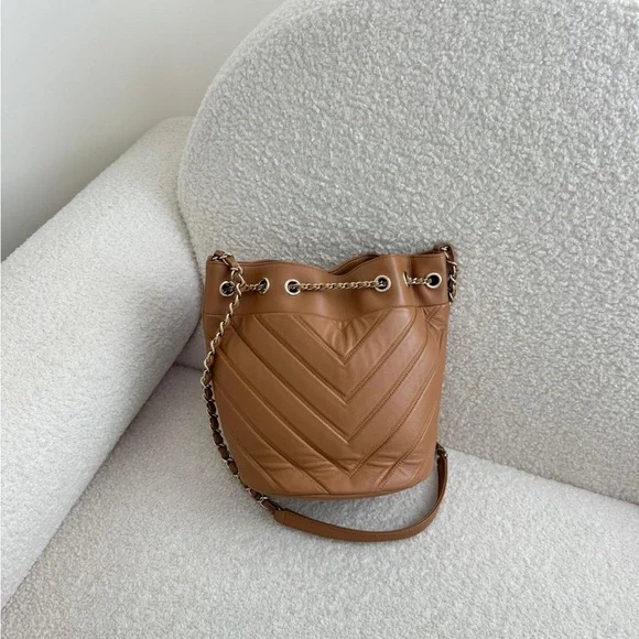 Authentic Chanel Bucket Bag GHW - Picture 2 of 9